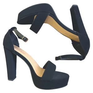 NWOT Top Moda Mary Jane 4.5” Platform Heels